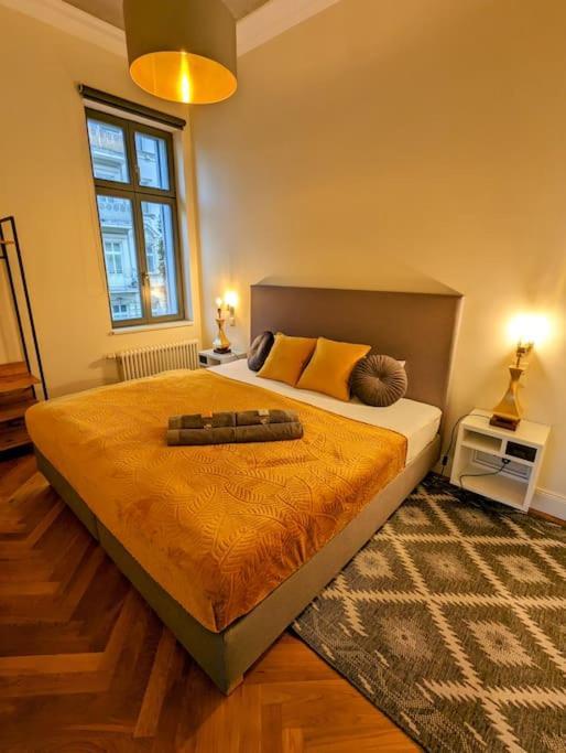 Appartement Modern Building With Vertical Garden & 2 Bedrooms Berlijn