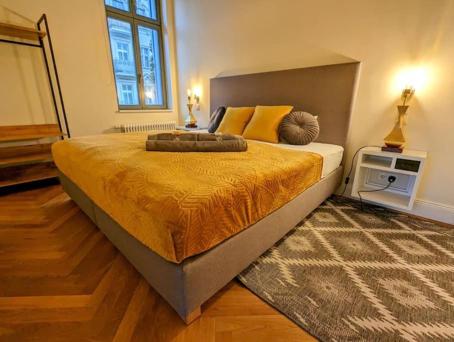 Modern Building With Vertical Garden & 2 Bedrooms Appartement Berlijn