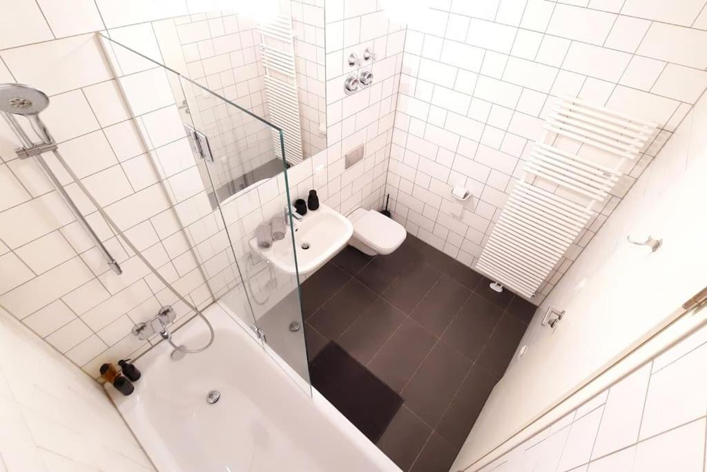 Modern Building With Vertical Garden & 2 Bedrooms * Berlin